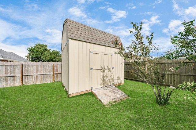 204 Audubon Woods Court, Richwood, TX 77531