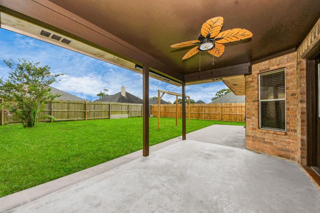 204 Audubon Woods Court, Richwood, TX 77531