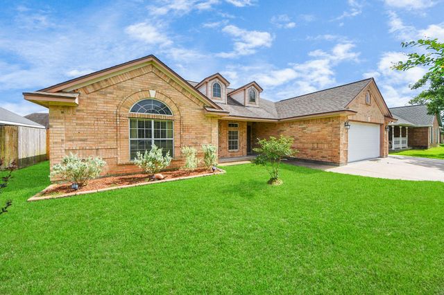 204 Audubon Woods Court, Richwood, TX 77531
