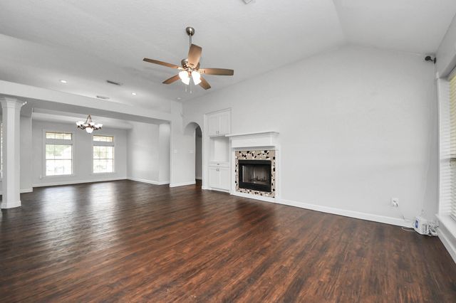 204 Audubon Woods Court, Richwood, TX 77531