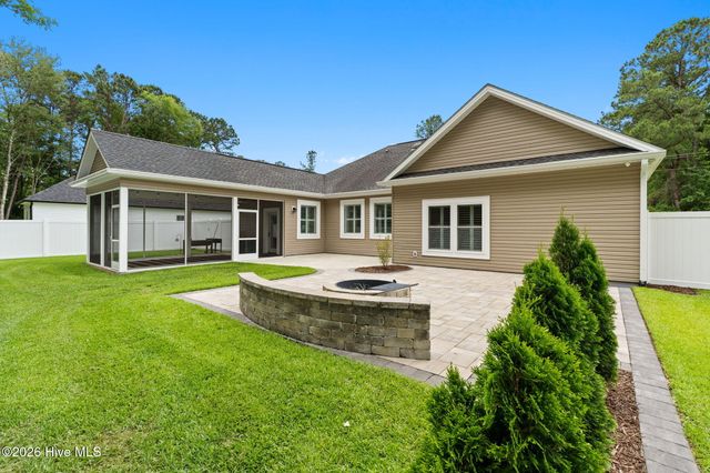 676 Boundary Loop Road NW, Calabash, NC 28467
