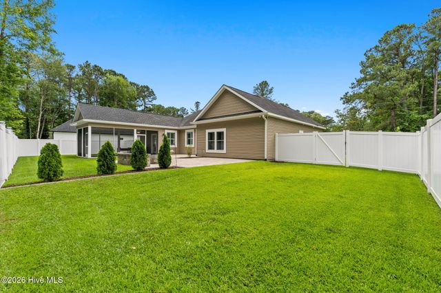 676 Boundary Loop Road NW, Calabash, NC 28467