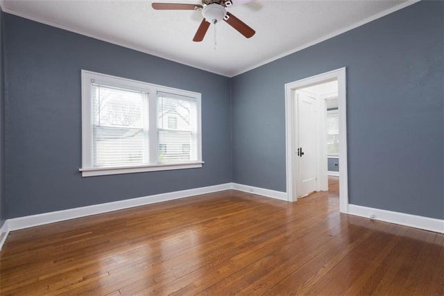 6914 Metcalf Avenue, Overland Park, KS 66204