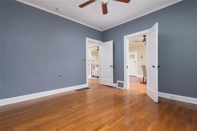 6914 Metcalf Avenue, Overland Park, KS 66204