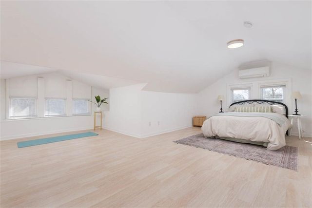 6914 Metcalf Avenue, Overland Park, KS 66204