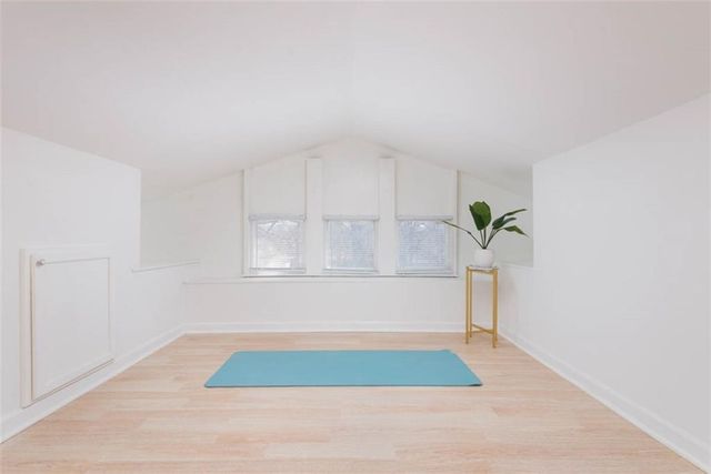 6914 Metcalf Avenue, Overland Park, KS 66204