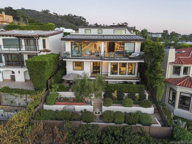 1586 Crespo Dr, La Jolla, CA 92037