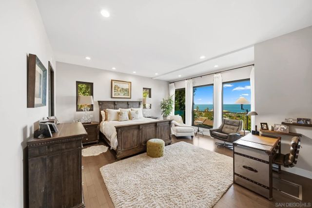 1586 Crespo Dr, La Jolla, CA 92037