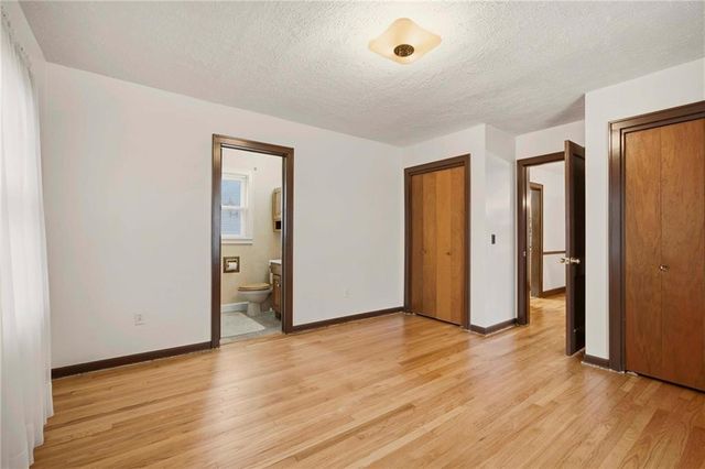 1204 E Walnut Street, Harrisonville, MO 64701