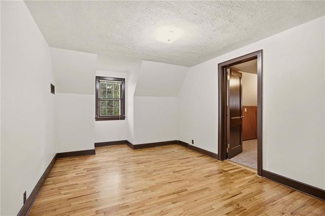 1204 E Walnut Street, Harrisonville, MO 64701