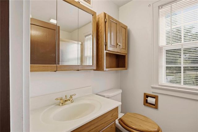 1204 E Walnut Street, Harrisonville, MO 64701