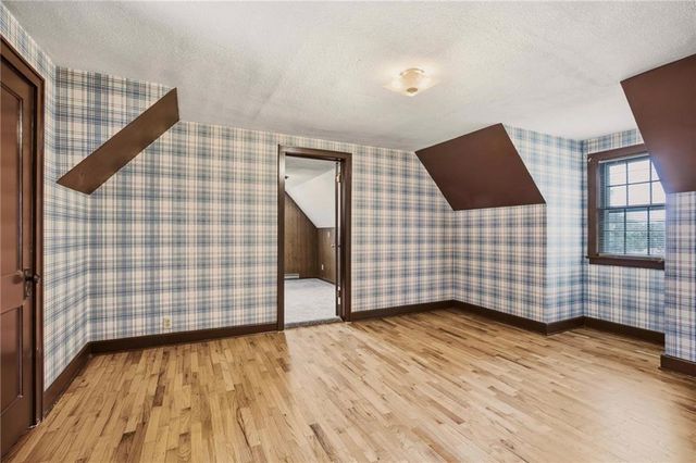 1204 E Walnut Street, Harrisonville, MO 64701