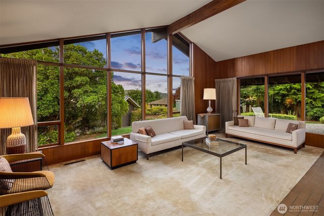6006 92nd Avenue SE, Mercer Island, WA 98040
