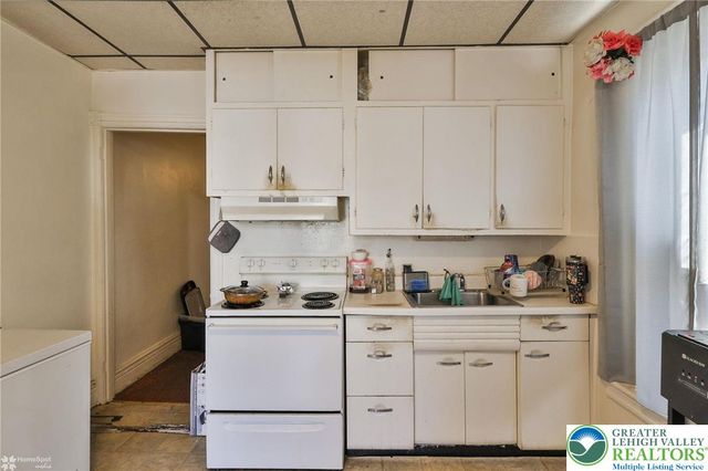 220 South Madison Street, Allentown City, PA 18102