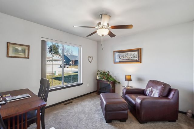 912 Prairie View Drive, West Branch, IA 52358