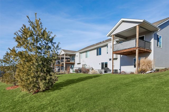 912 Prairie View Drive, West Branch, IA 52358