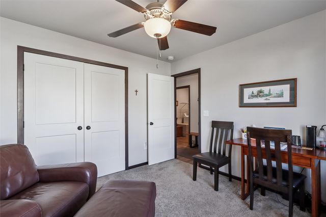 912 Prairie View Drive, West Branch, IA 52358