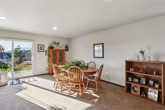 912 Prairie View Drive, West Branch, IA 52358