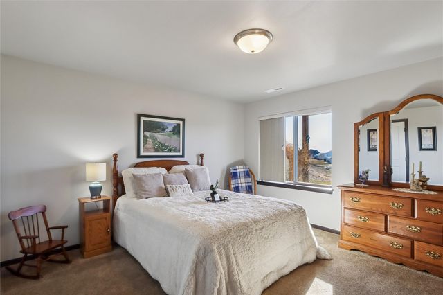 912 Prairie View Drive, West Branch, IA 52358