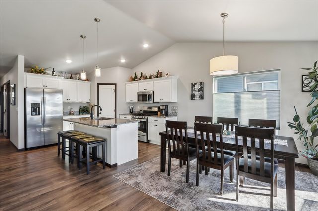 912 Prairie View Drive, West Branch, IA 52358