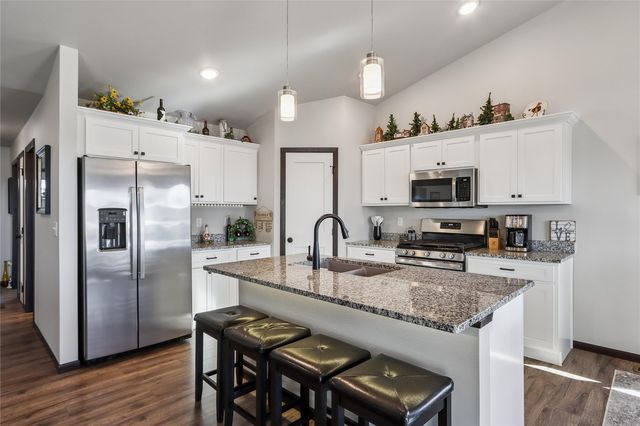 912 Prairie View Drive, West Branch, IA 52358