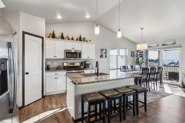 912 Prairie View Drive, West Branch, IA 52358