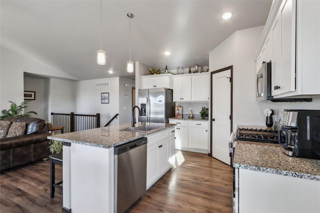 912 Prairie View Drive, West Branch, IA 52358