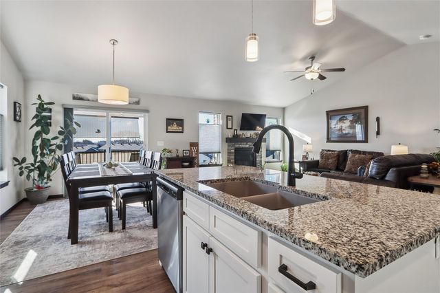 912 Prairie View Drive, West Branch, IA 52358