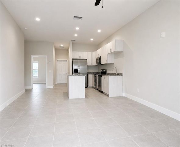 3313 SW 8th PL 202, Cape Coral, FL 33914