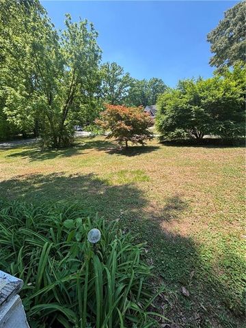 5055 CROWE Drive, Smyrna, GA 30082