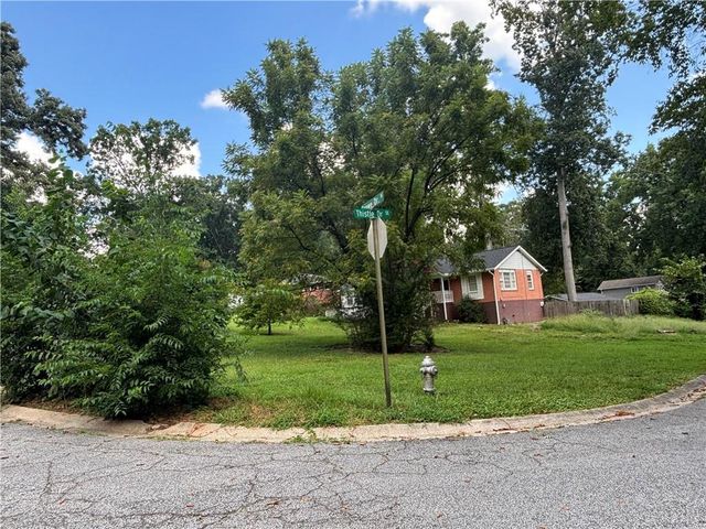 5055 CROWE Drive, Smyrna, GA 30082