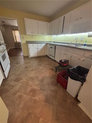 5055 CROWE Drive, Smyrna, GA 30082