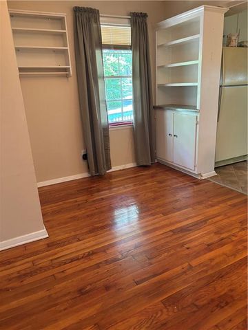 5055 CROWE Drive, Smyrna, GA 30082