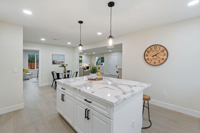 330 Tenaya Ave, Sacramento, CA 95833