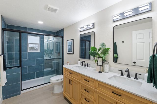 330 Tenaya Ave, Sacramento, CA 95833