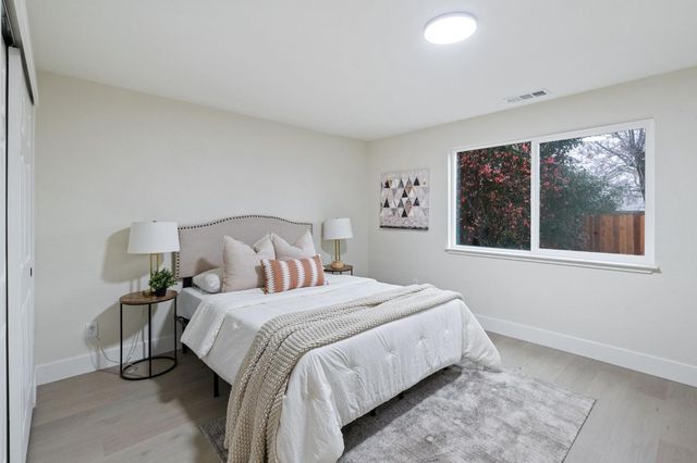 330 Tenaya Ave, Sacramento, CA 95833