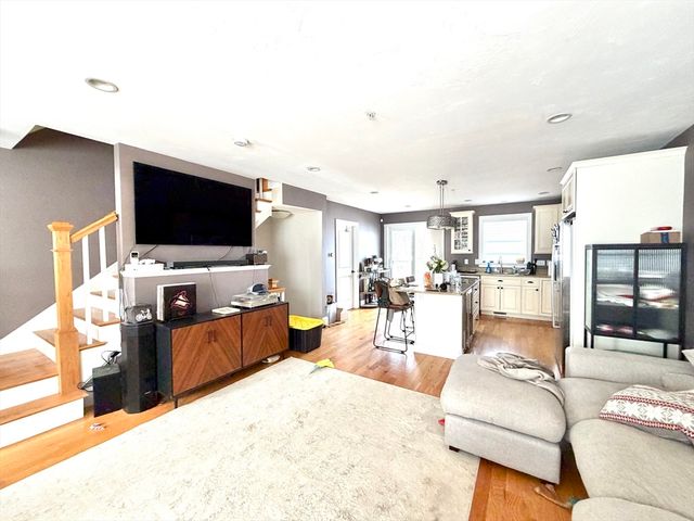 9 Park Street 4, Boston, MA 02122