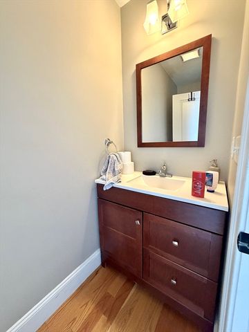 9 Park Street 4, Boston, MA 02122