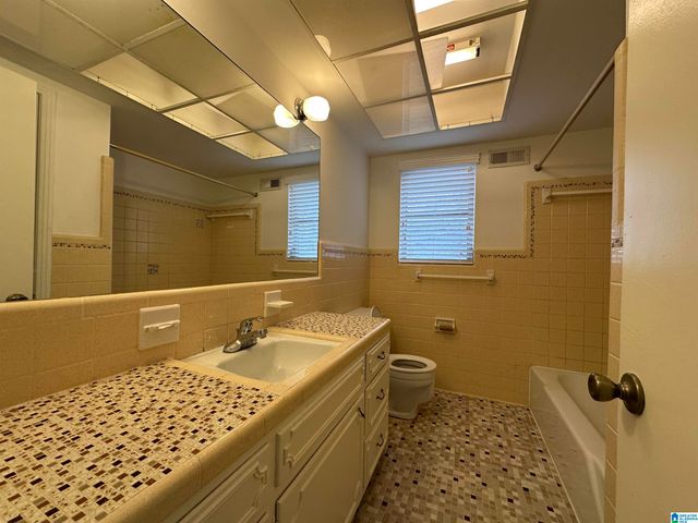 1834 MONTCLAIR LANE, Vestavia Hills, AL 35216