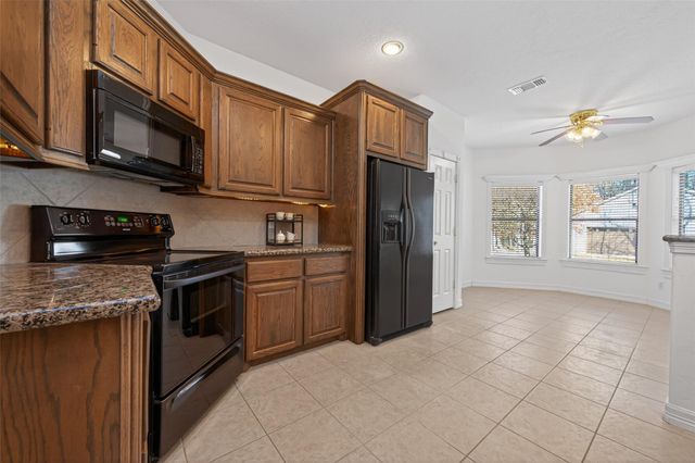 5030 Highland Pass, Montgomery, TX 77316