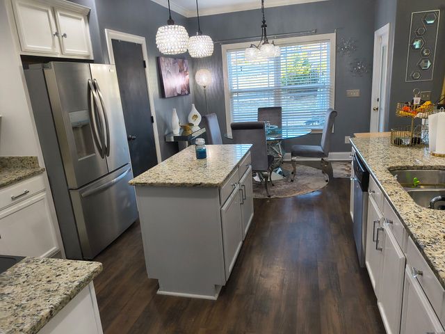 4104 Stony Point Dr, La Vergne, TN 37086