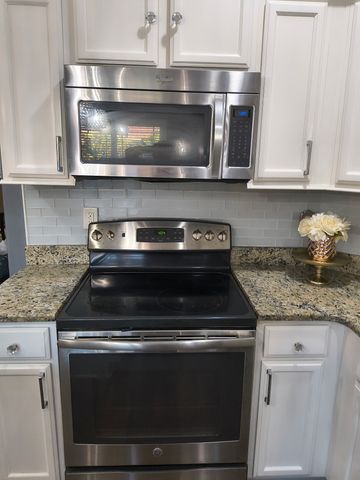 4104 Stony Point Dr, La Vergne, TN 37086