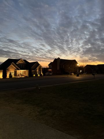 4104 Stony Point Dr, La Vergne, TN 37086