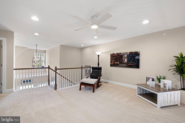 513 VALLEY RD, Newark, DE 19711