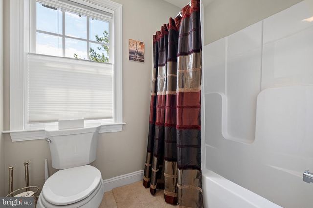 513 VALLEY RD, Newark, DE 19711