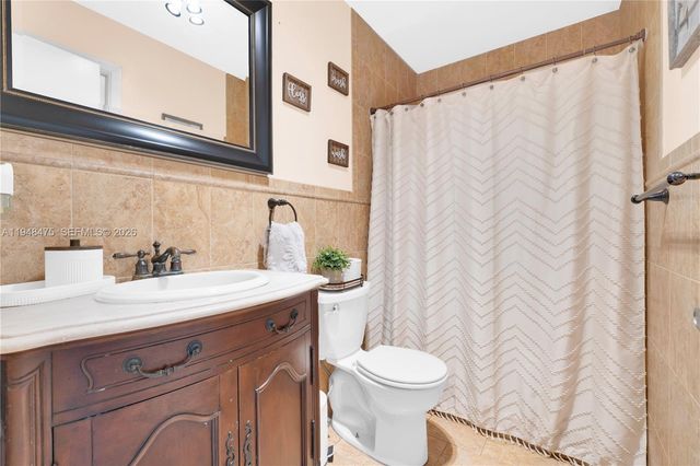 20761 NE 4th Pl 205, Miami, FL 33179