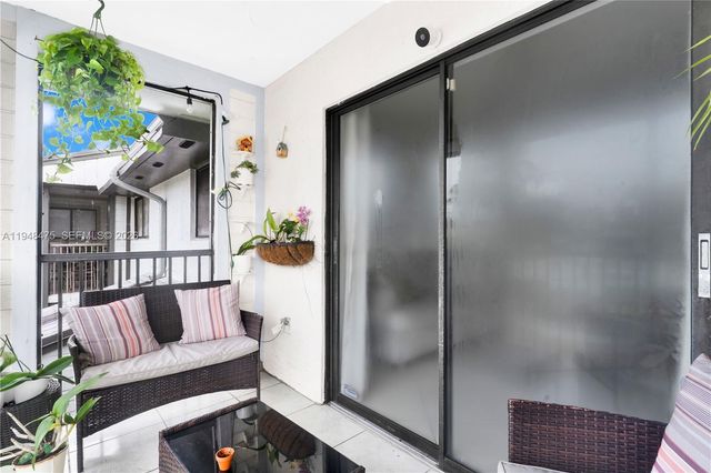 20761 NE 4th Pl 205, Miami, FL 33179