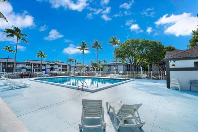 20761 NE 4th Pl 205, Miami, FL 33179