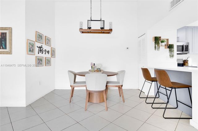 20761 NE 4th Pl 205, Miami, FL 33179