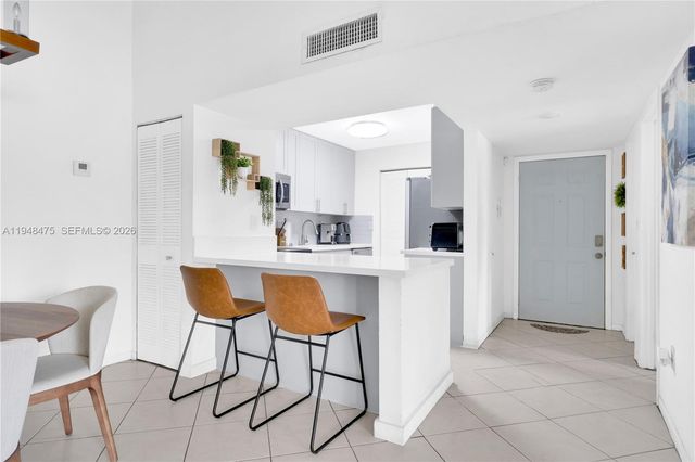 20761 NE 4th Pl 205, Miami, FL 33179